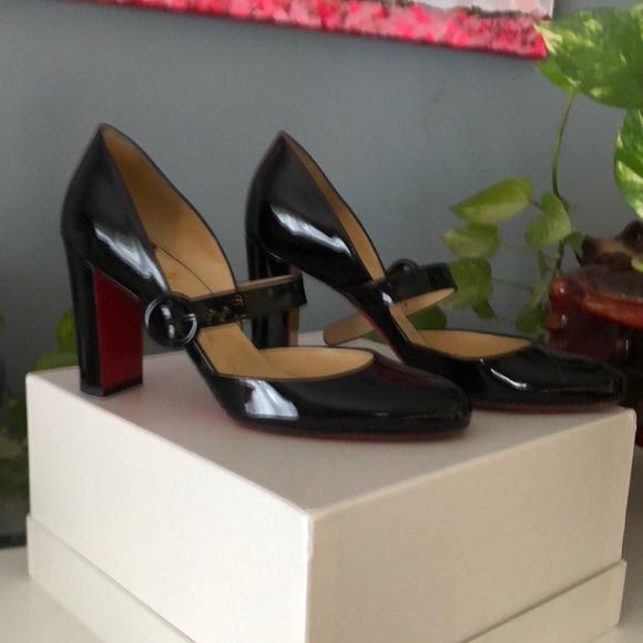 Shoes - Christian Louboutin Black Patent Black Heels